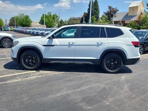 2025 Volkswagen Atlas 2.0T Peak Edition