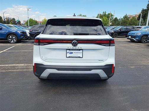 2025 Volkswagen Tiguan 2.0T SE