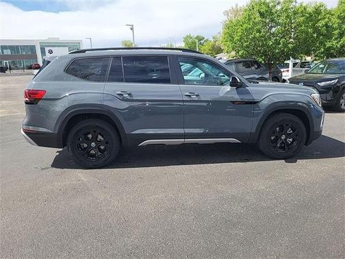 2025 Volkswagen Atlas 2.0T Peak Edition