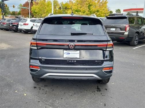 2025 Volkswagen Taos 1.5T SE