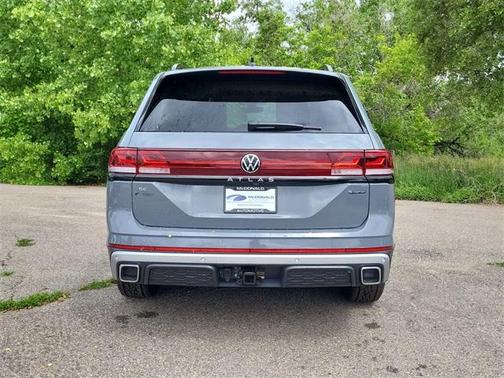 2025 Volkswagen Atlas 2.0T Peak Edition