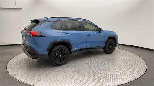 2022 Toyota RAV4 Hybrid SE