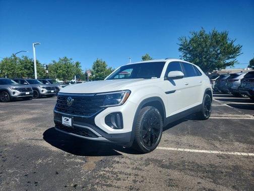 Opal White Pearl 2026 Volkswagen Atlas Cross Sport 2.0T SE W/TECHNOLOGY