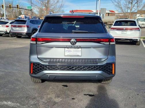 2026 Volkswagen Tiguan 2.0T SE R-Line Black