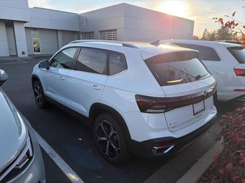 2025 Volkswagen Taos 1.5T SEL