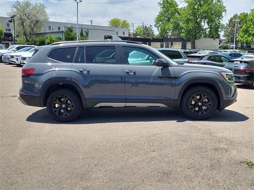 2025 Volkswagen Atlas 2.0T Peak Edition