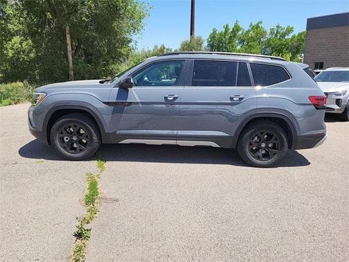 2025 Volkswagen Atlas 2.0T Peak Edition
