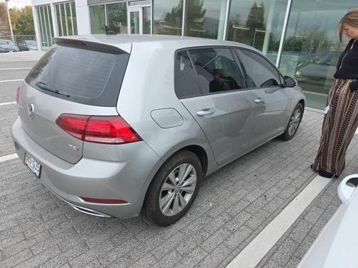 2018 Volkswagen Golf TSI SE