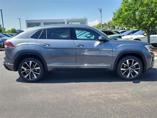 2025 Volkswagen Atlas Cross Sport 2.0T SEL Premium R-Line
