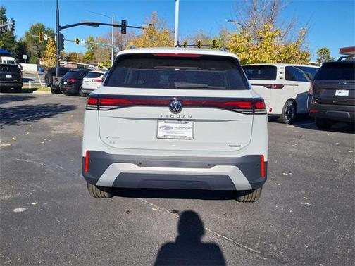 2025 Volkswagen Tiguan 2.0T SE