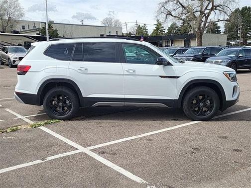 2025 Volkswagen Atlas 2.0T Peak Edition