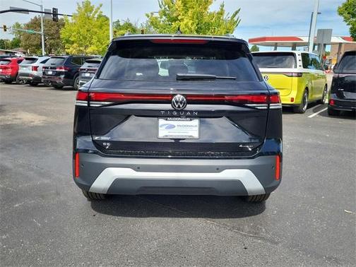 2025 Volkswagen Tiguan 2.0T SE