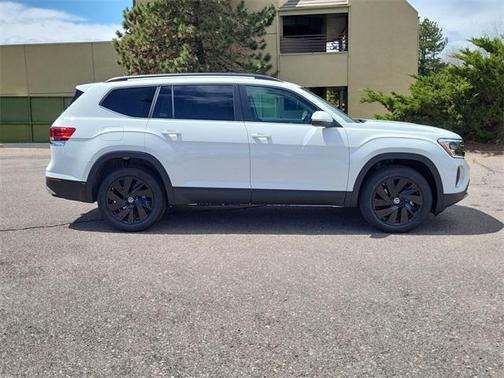 2025 Volkswagen Atlas 2.0T SE