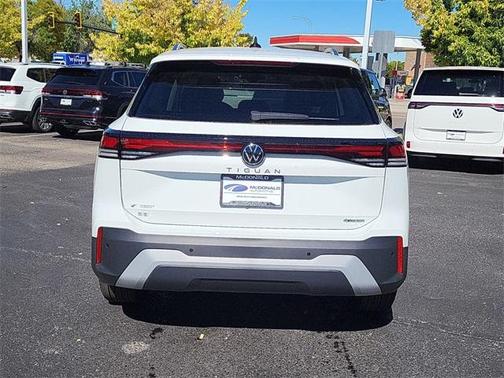 2025 Volkswagen Tiguan 2.0T SE
