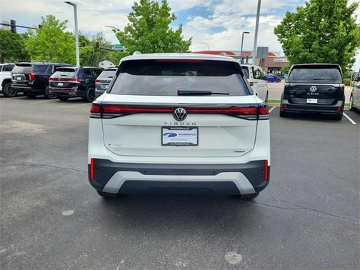 2025 Volkswagen Tiguan 2.0T SE