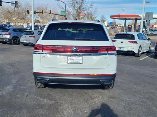 2025 Volkswagen Atlas 2.0T SE
