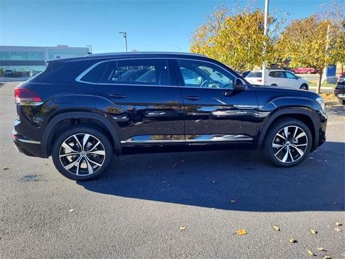 2025 Volkswagen Atlas Cross Sport 2.0T SEL Premium R-Line