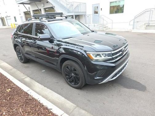 2022 Volkswagen Atlas Cross Sport 2.0T SE w/Technology