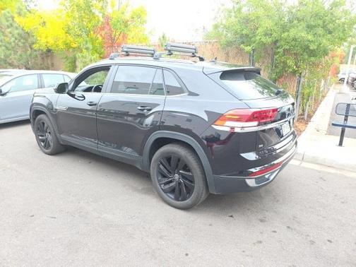 2022 Volkswagen Atlas Cross Sport 2.0T SE w/Technology