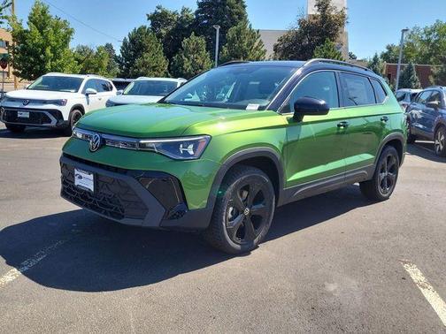 2025 Volkswagen Taos 1.5T SE Black