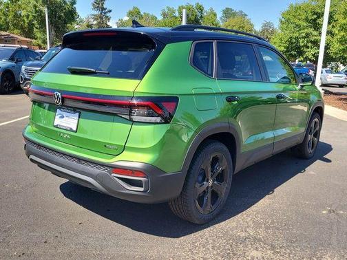 2025 Volkswagen Taos 1.5T SE Black