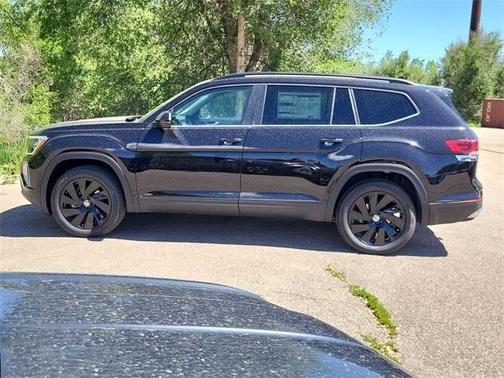 2025 Volkswagen Atlas 2.0T SE