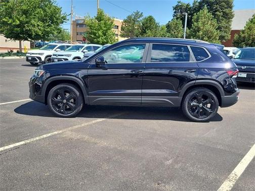 2025 Volkswagen Taos 1.5T SE Black
