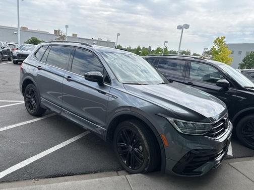2022 Volkswagen Tiguan 2.0T SE R-Line Black