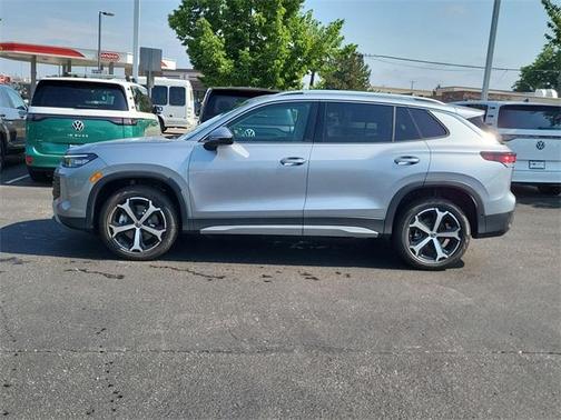 2025 Volkswagen Tiguan 2.0T SE