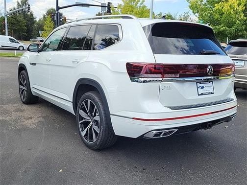 2026 Volkswagen Atlas 2.0T SEL Premium R-Line