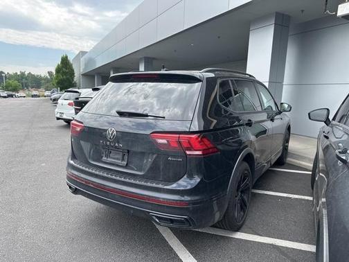2024 Volkswagen Tiguan 2.0T SE R-Line Black