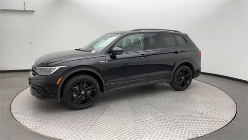 2024 Volkswagen Tiguan 2.0T SE R-Line Black
