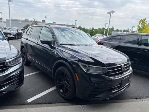 2024 Volkswagen Tiguan 2.0T SE R-Line Black