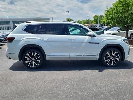 2025 Volkswagen Atlas 2.0T SEL Premium R-Line