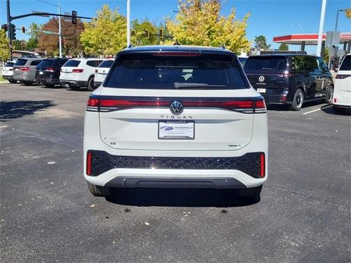 2025 Volkswagen Tiguan 2.0T SE R-Line Black