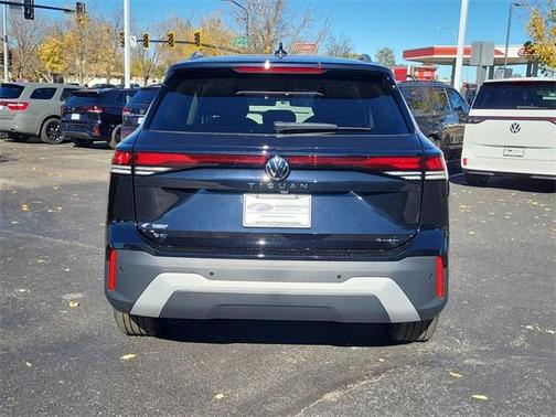 2025 Volkswagen Tiguan 2.0T SE