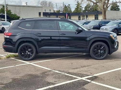 2025 Volkswagen Atlas 2.0T SE