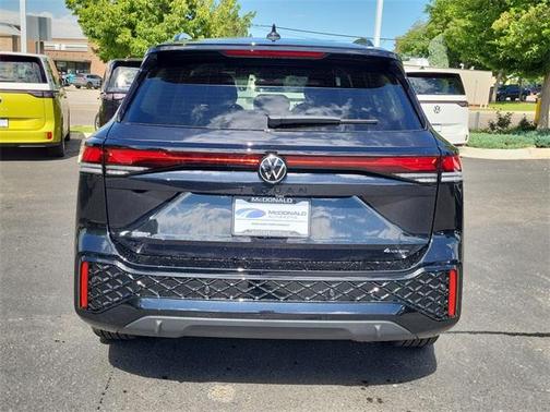 2025 Volkswagen Tiguan 2.0T SE R-Line Black