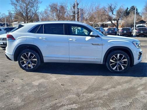 2025 Volkswagen Atlas Cross Sport 2.0T SEL Premium R-Line