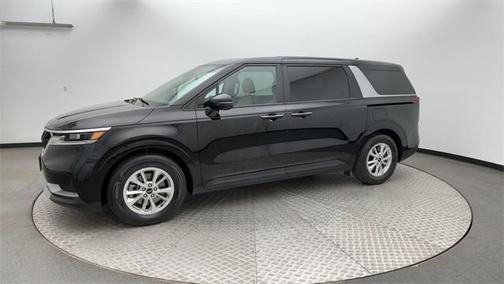 2023 Kia Carnival LX