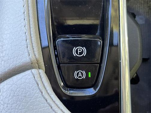 2022 Volvo XC90 T5 Momentum