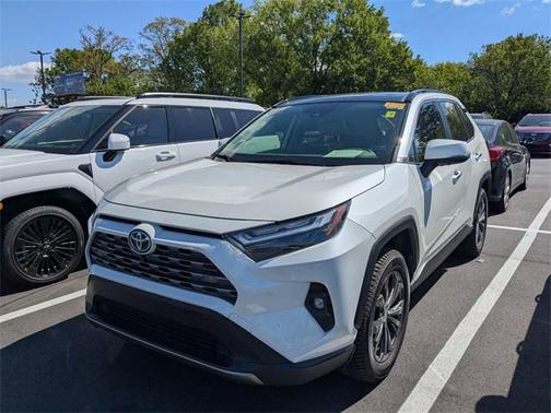 2022 Toyota RAV4 Hybrid SE