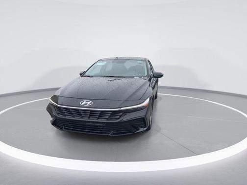 Abyss Black 2026 Hyundai ELANTRA SE