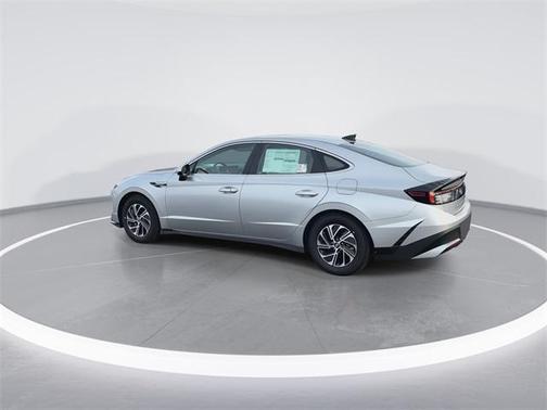 2026 Hyundai SONATA Hybrid Base