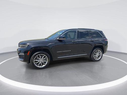 Diamond Black Crystal Pearlcoat 2022 Jeep Grand Cherokee Summit