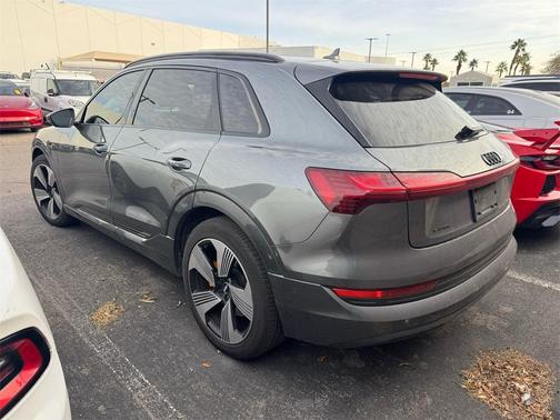 2019 Audi e-tron Prestige