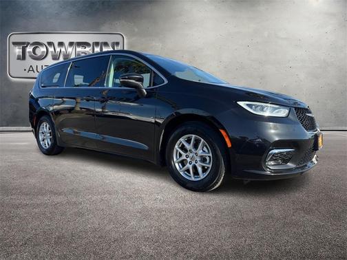 2023 Chrysler Pacifica Touring-L