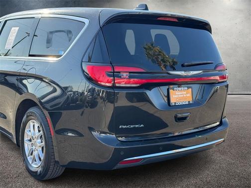 2023 Chrysler Pacifica Touring-L