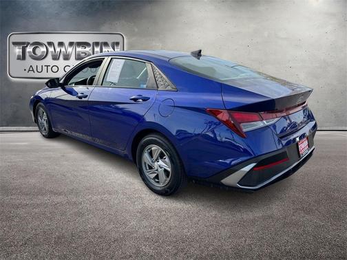 2024 Hyundai ELANTRA SE