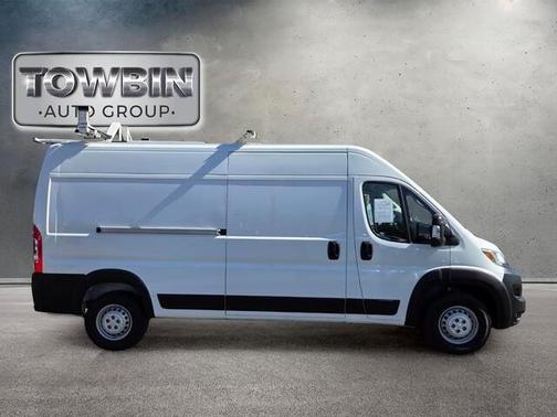 White 2024 RAM ProMaster 2500 High Roof